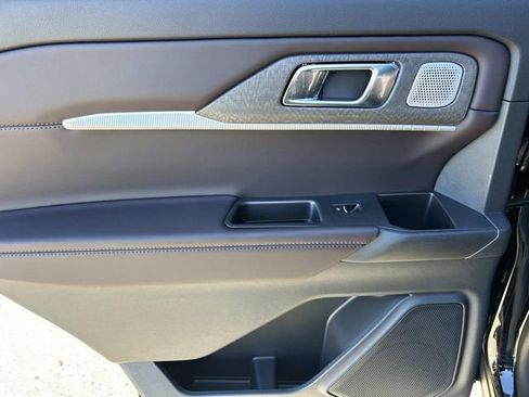 New 2026 Ford Explorer Platinum image 17