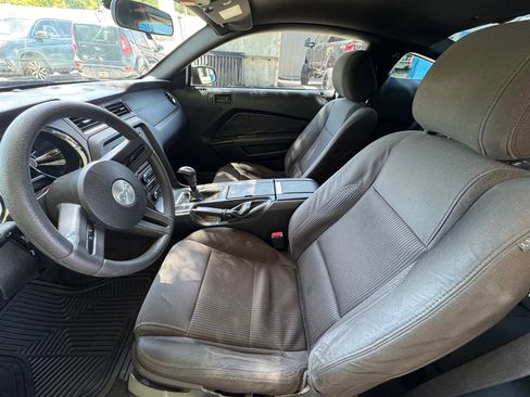 Used 2012 Ford Mustang Coupe image 10