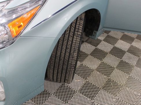 Used 2013 Toyota Prius Five image 16