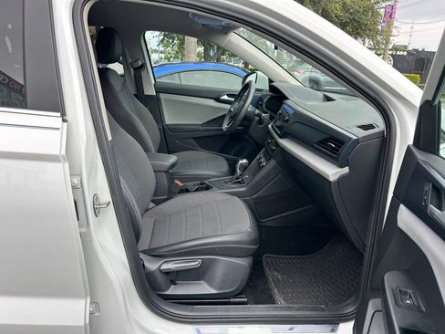 Used 2022 Volkswagen Taos SE FWD image 40