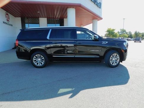 Used 2023 GMC Yukon XL Denali image 29