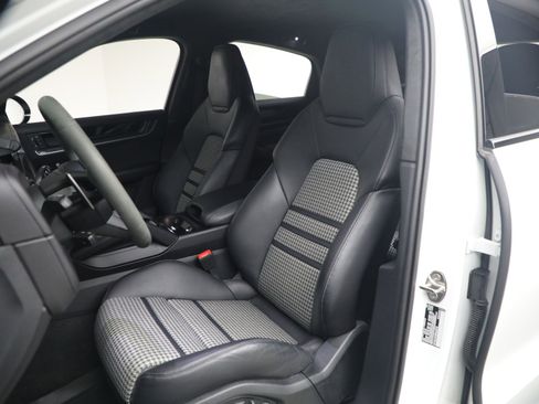 Used 2024 Porsche Cayenne S image 15