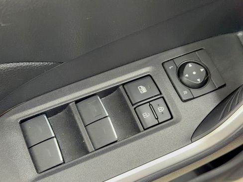 Used 2022 Toyota RAV4 XLE w/ Convenience Package AWD/4WD image 15