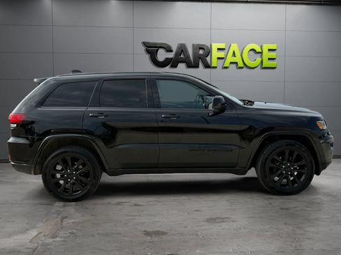 Used 2019 Jeep Grand Cherokee Altitude AWD/4WD image 13