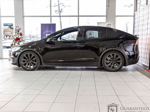 Used 2022 Tesla Model X image 8
