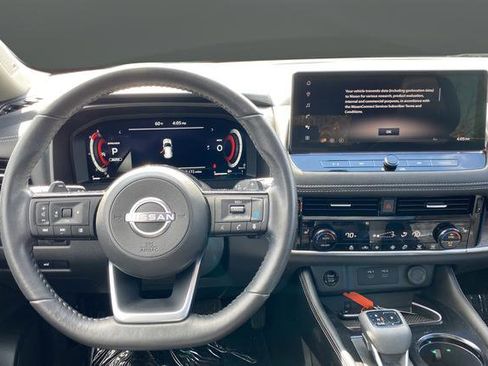 Used 2024 Nissan Rogue Platinum image 11