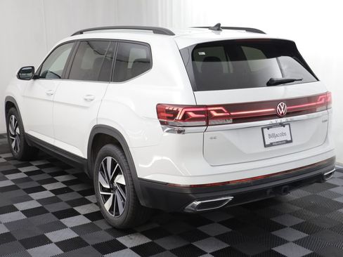 Used 2025 Volkswagen Atlas SE AWD/4WD image 15