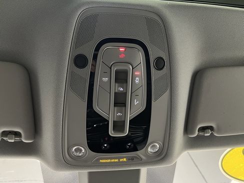 Used 2023 Audi Q5 e Premium Plus w/ Premium Plus Package image 9