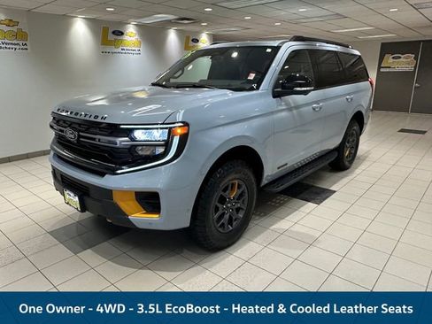 Used 2025 Ford Expedition Tremor image 2