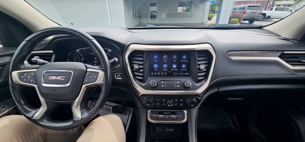 Used 2022 GMC Acadia Denali w/ GMC Pro Grade Package AWD/4WD image 16