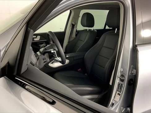 New 2026 Mercedes-Benz GLS 450 4MATIC image 9