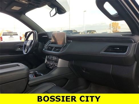 Used 2022 GMC Yukon SLT w/ SLT Luxury Package image 30