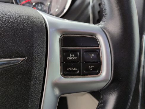 Used 2013 Chrysler Town & Country Touring w/ Trailer Tow Group image 25