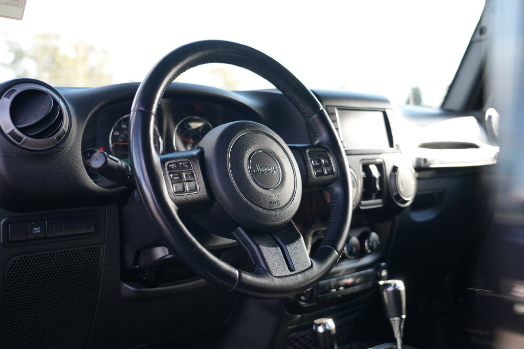 Used 2018 Jeep Wrangler Unlimited Sport AWD/4WD image 13