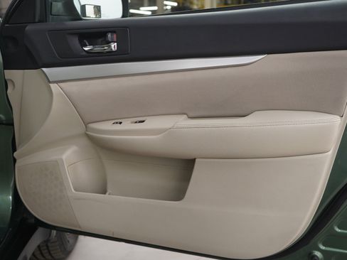 Used 2013 Subaru Outback 2.5i Premium image 9