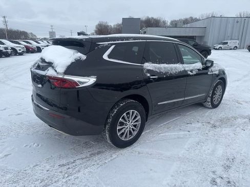 Used 2023 Buick Enclave Essence image 11