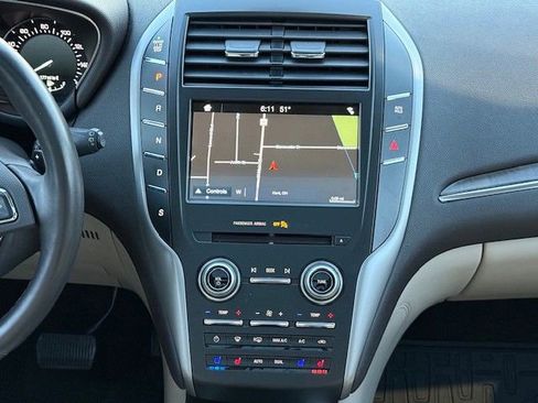 Used 2017 Lincoln MKC Reserve w/ Lincoln MKC Climate Package image 24