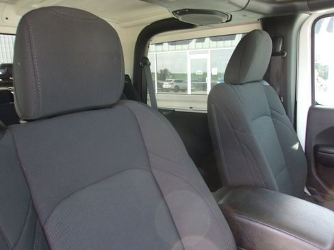 Used 2020 Jeep Wrangler Sport AWD/4WD image 14