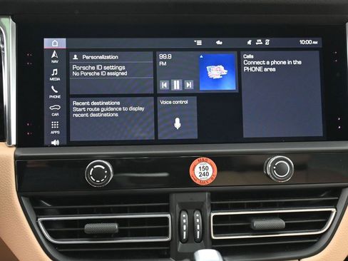 Used 2025 Porsche Macan image 20