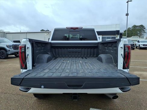 Used 2025 GMC Sierra 2500 AT4 w/ Technology Package image 7