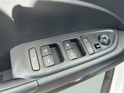 New 2026 Hyundai Venue SEL FWD image 25