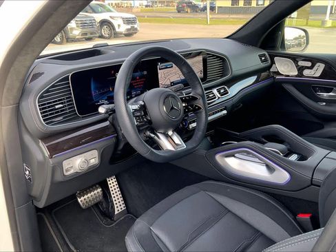 Used 2025 Mercedes-Benz GLS 63 AMG 4MATIC image 18