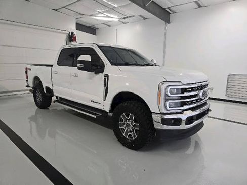 Used 2023 Ford F250 Lariat w/ FX4 Off-Road Package AWD/4WD image 1