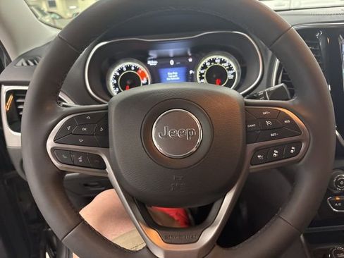 Used 2022 Jeep Cherokee Limited AWD/4WD image 24