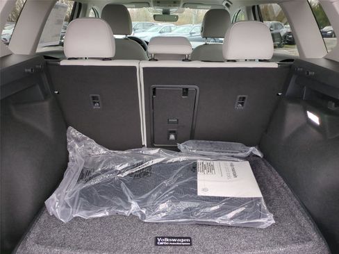 New 2026 Volkswagen Taos SE AWD/4WD image 20