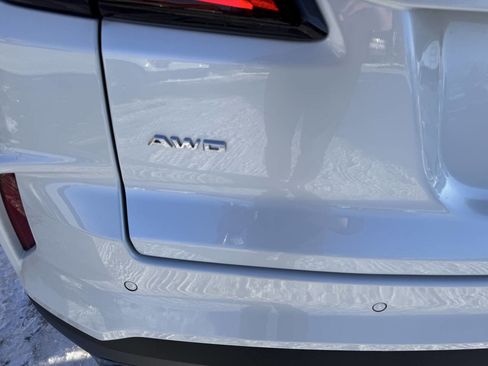 Used 2024 Cadillac XT4 Premium Luxury image 20