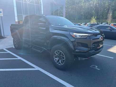 Used 2024 Chevrolet Colorado ZR2 w/ Safety Package AWD/4WD image 8