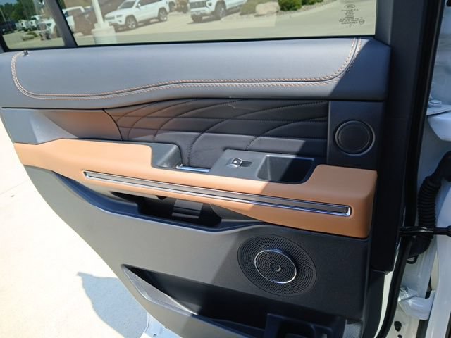 Used 2023 Ford Expedition Platinum AWD/4WD image 25