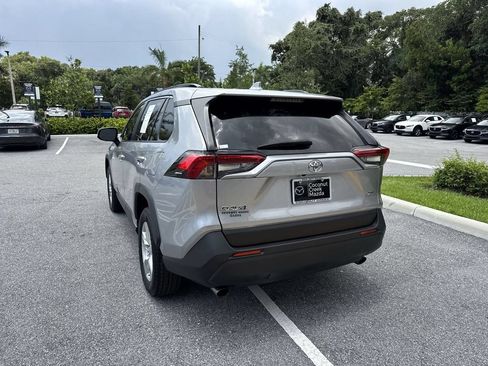 Used 2021 Toyota RAV4 XLE FWD image 13