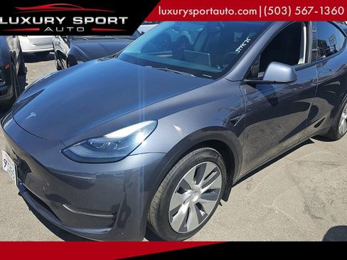 Used 2023 Tesla Model Y Long Range image 1