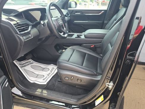 Used 2024 GMC Acadia Elevation AWD/4WD image 11