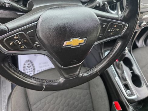 Used 2019 Chevrolet Equinox LT w/ LPO, Cargo Package FWD image 18