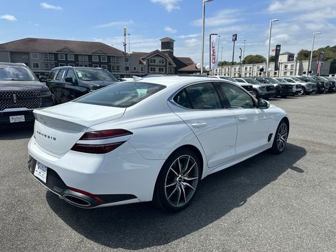 Used 2025 Genesis G70 2.5T image 7