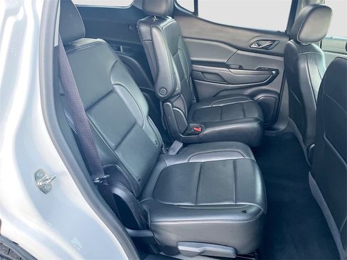 Used 2023 GMC Acadia SLT image 31