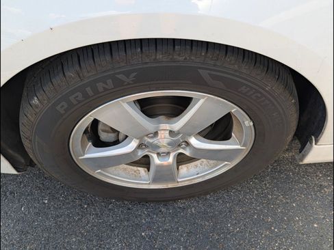 Used 2013 Chevrolet Cruze LT w/ RS Package FWD image 9