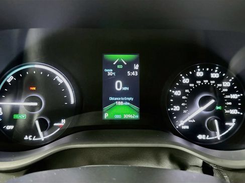 Used 2023 Toyota Sienna LE FWD image 13