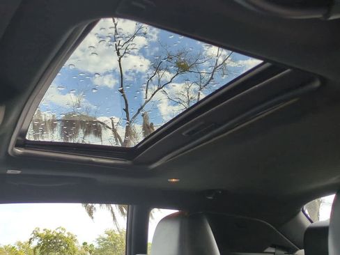 Used 2022 Dodge Challenger R/T w/ Plus Package image 19