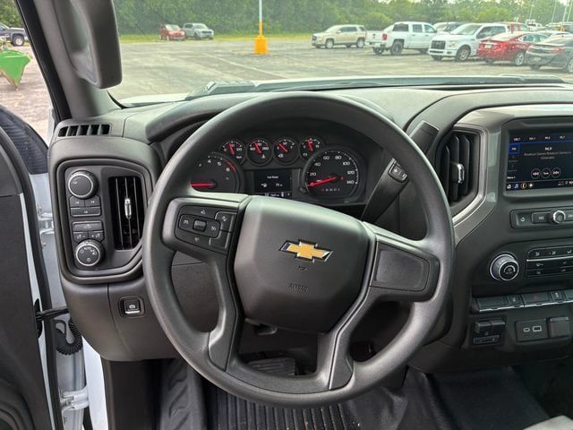 Used 2025 Chevrolet Silverado 2500 W/T AWD/4WD image 14