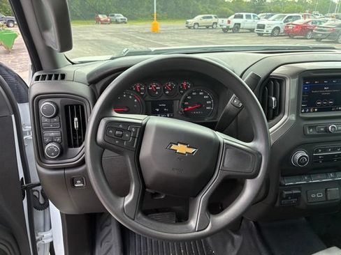 Used 2025 Chevrolet Silverado 2500 W/T AWD/4WD image 14