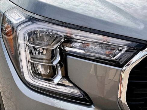 Used 2025 GMC Terrain Elevation image 27