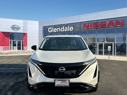 Used 2024 Nissan Ariya AWD image 2