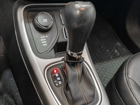 Used 2018 Jeep Compass Latitude w/ Popular Equipment Group image 18