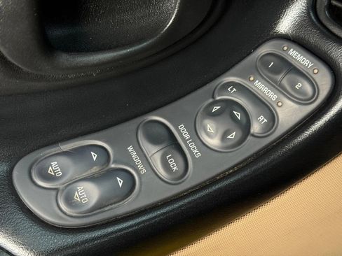 Used 2000 Chevrolet Corvette Convertible RWD image 15