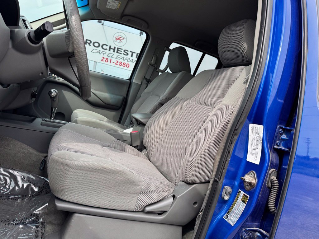 Used 2012 Nissan Frontier SV AWD/4WD image 4