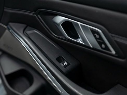 Used 2021 BMW M3 Competition image 33