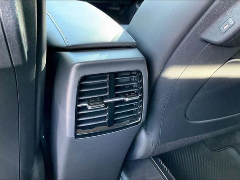 Used 2024 Kia Niro EX Touring image 25